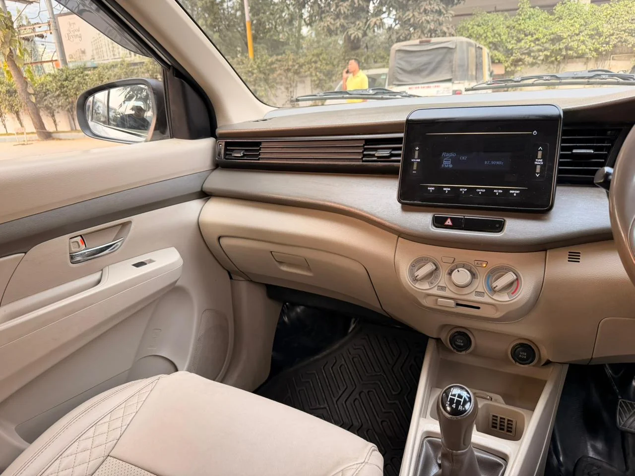 Maruti Suzuki Ertiga - Thumbnail 3